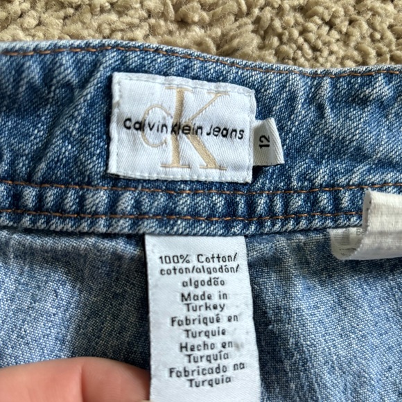 Calvin Klein Skirt with Knee Vents - Picture 6 of 7